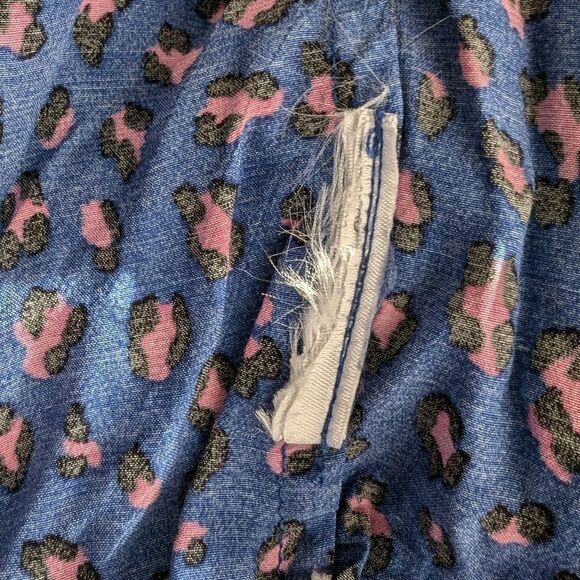 Levi's leopard blue relaxed fit blouse size S - Picture 7 of 9